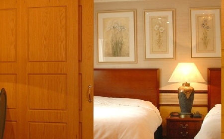 Holiday Villa Hotel