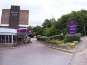 County Hotel Woodford