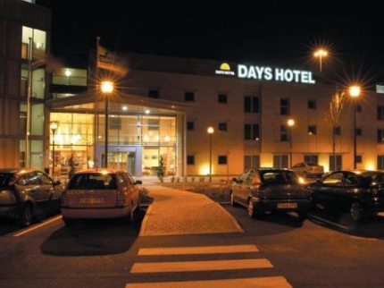 Days Hotel London North