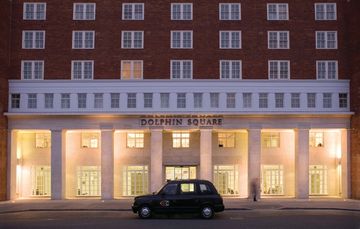 Dolphin House Hotel