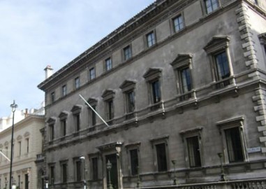 James Bond Walking Tour of London